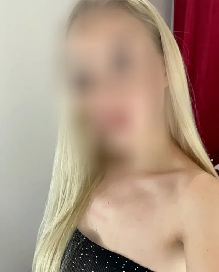 Anisa, 34 anni
